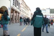 Membres de Greenpeace à la mi-décembre dans les rues de Strasbourg.